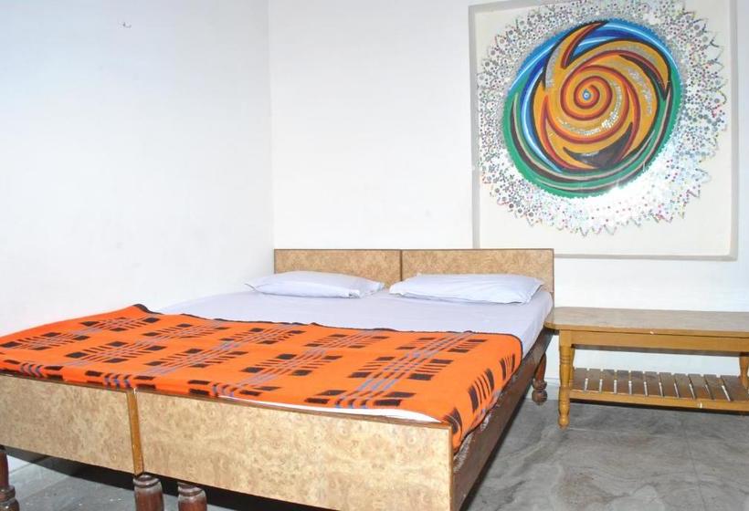 بنسيون Priya Guest House