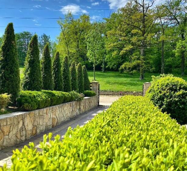 پانسیون Sadyba Lisova