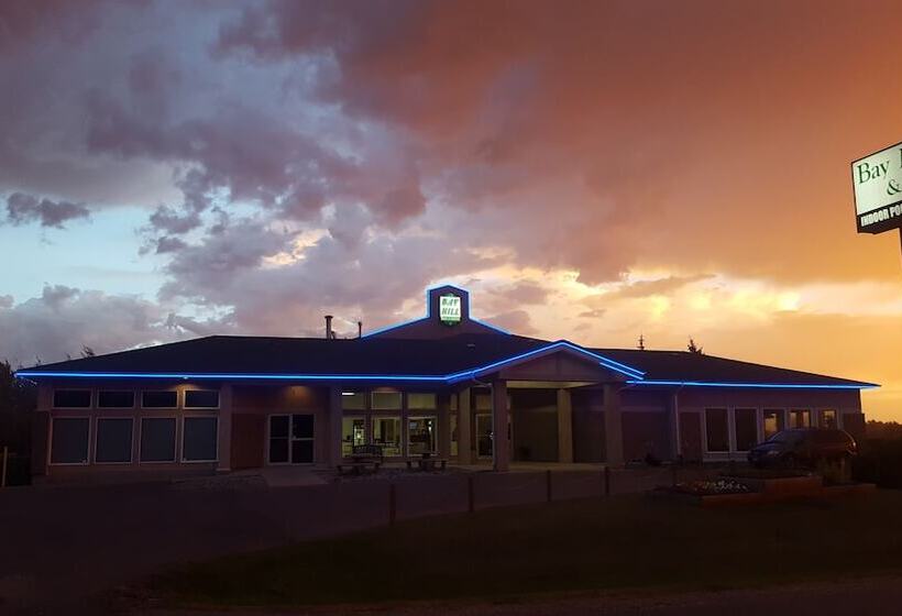 فندق صغير Bay Hill Inns & Suites