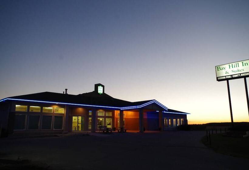 فندق صغير Bay Hill Inns & Suites