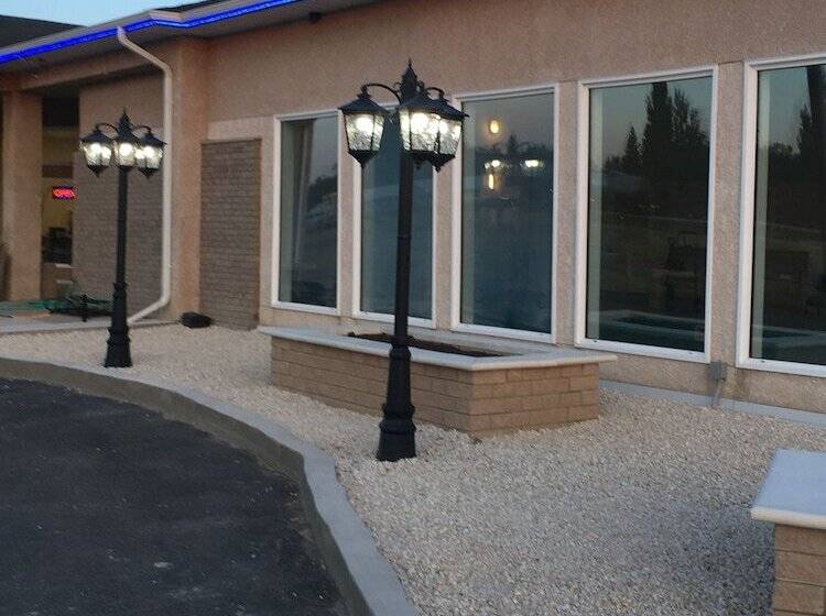 فندق صغير Bay Hill Inns & Suites