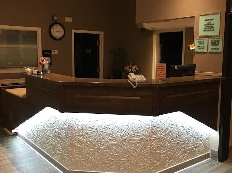 فندق صغير Bay Hill Inns & Suites