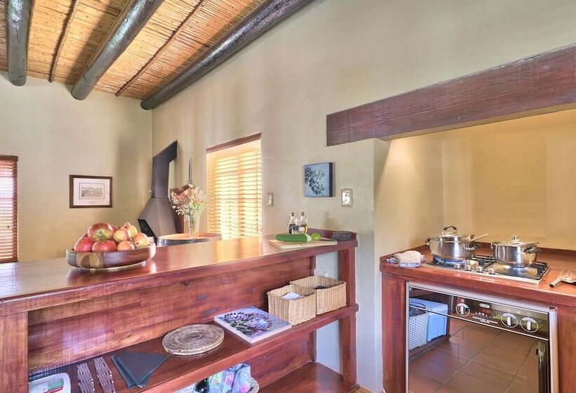 فندق Orange Grove