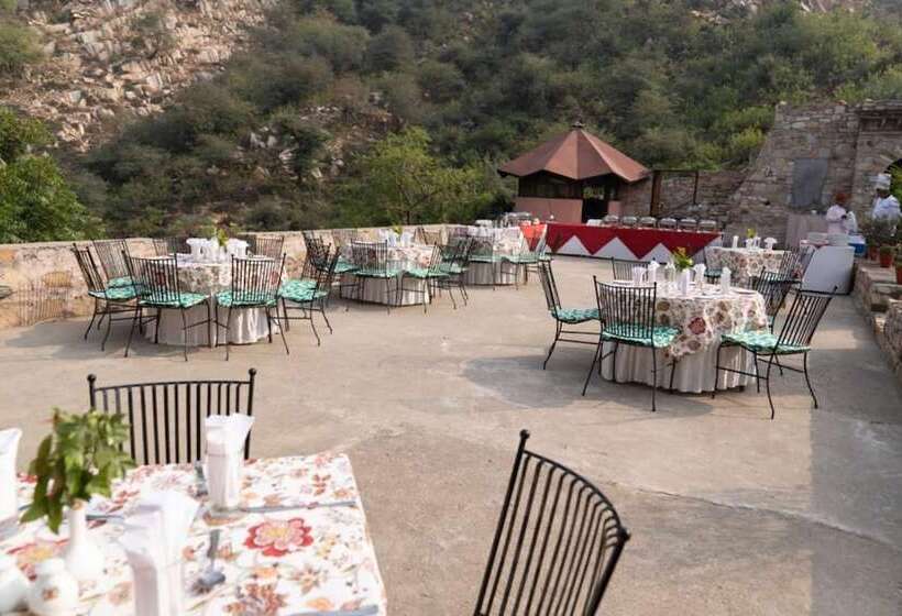 Hotel Fort Dadhikar, Alwar