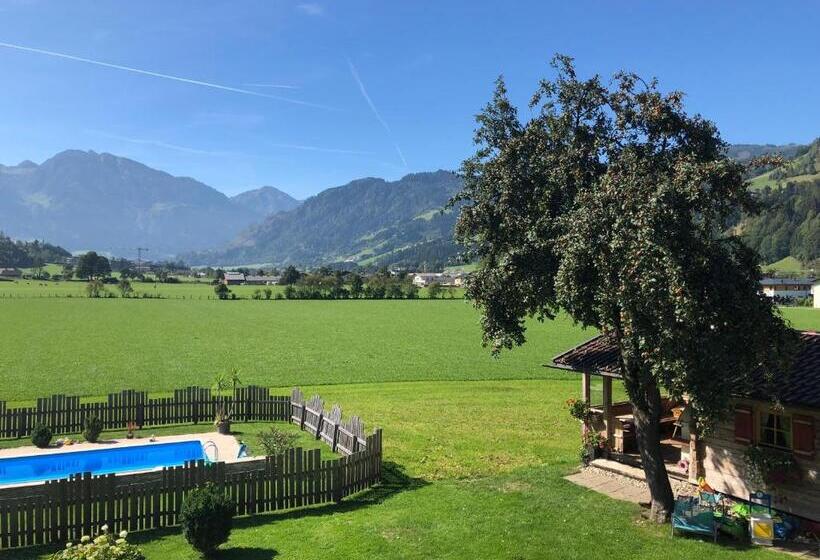 هتل Urlaub Am Bauernhof Rothof