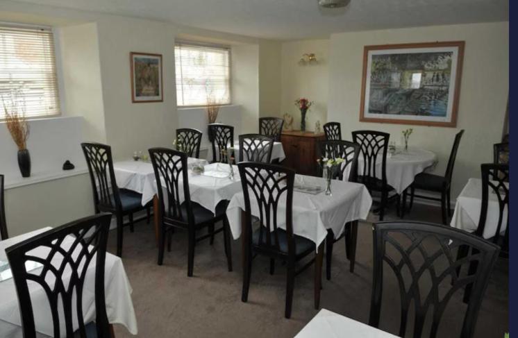 פנסיון Alister Guest House