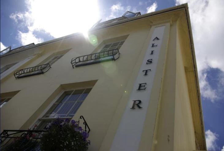 פנסיון Alister Guest House