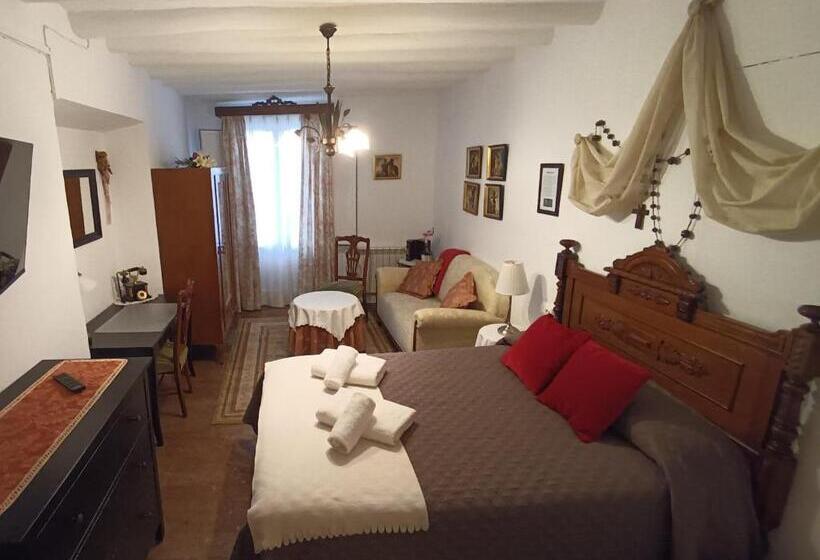 بنسيون Casa Rural La Casona