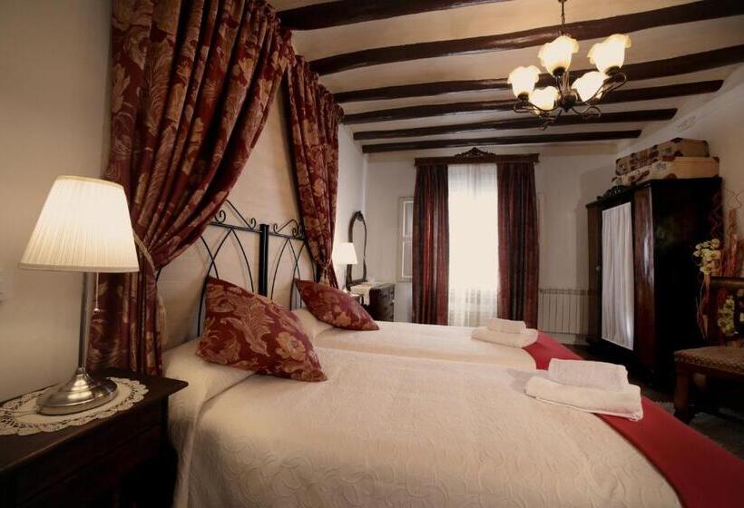 بنسيون Casa Rural La Casona