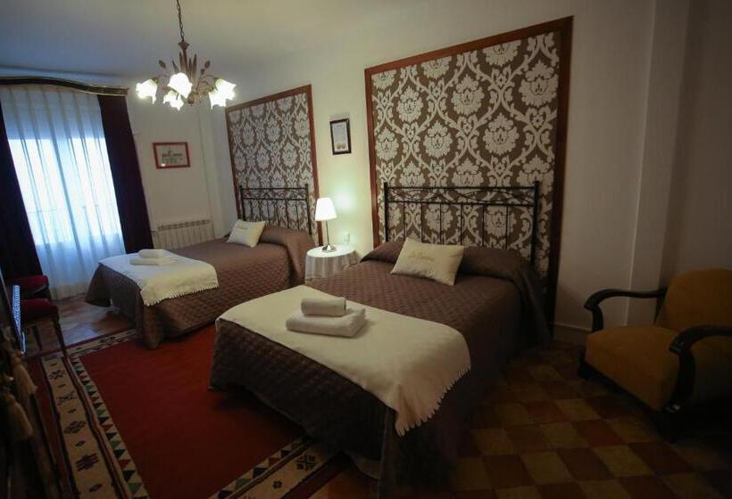 بنسيون Casa Rural La Casona