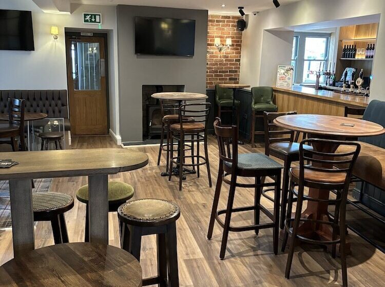 بنسيون Castle Court