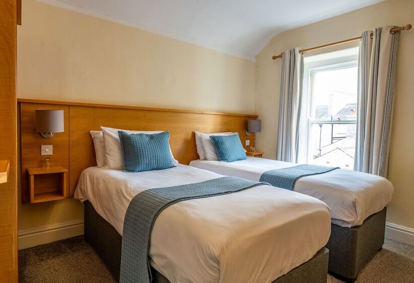 بنسيون Castle Court