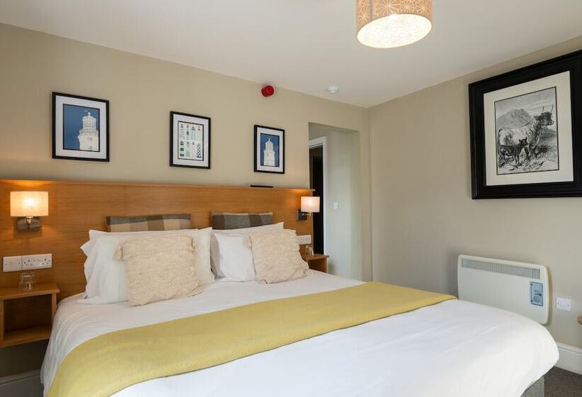 بنسيون Castle Court