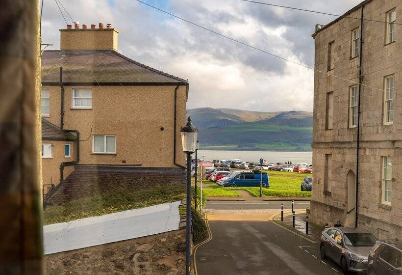 膳宿费 Castle Court