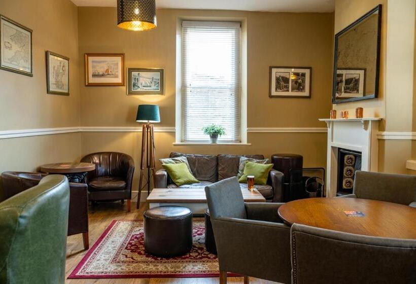 膳宿费 Castle Court