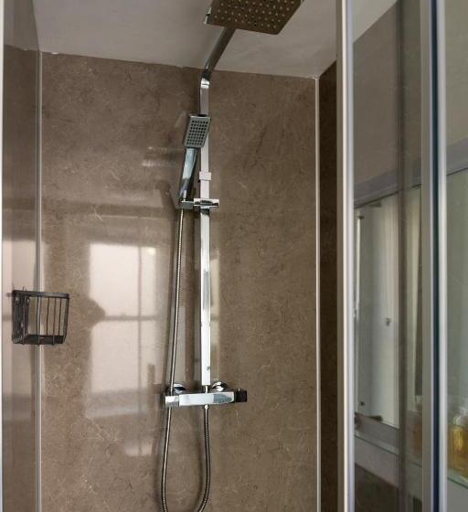 بنسيون Castle Court