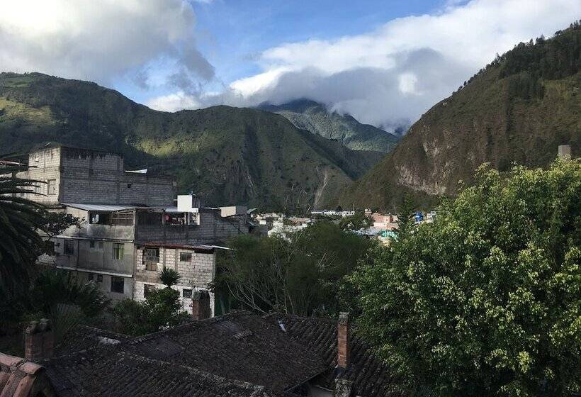 پانسیون La Petite Auberge   Hostel