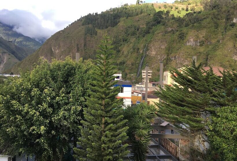 پانسیون La Petite Auberge   Hostel