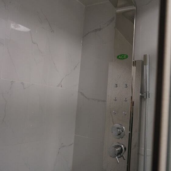 پانسیون Margie Townhome Suites