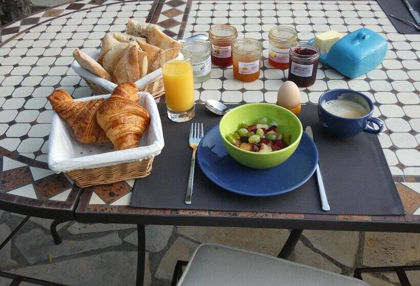 膳宿费 Mas Seraphin