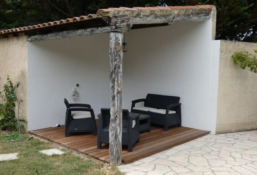 膳宿费 Mas Seraphin