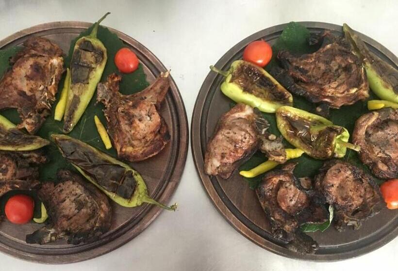 بنسيون Rozafa Velipoje