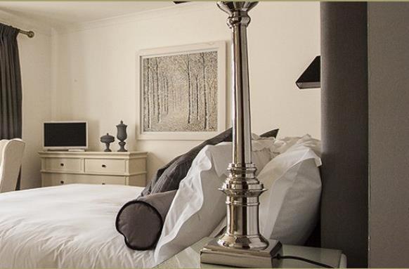 פנסיון Sutherlands Guest House