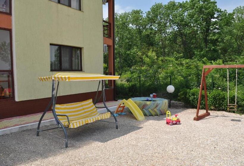 膳宿费 Vilele Soarelui