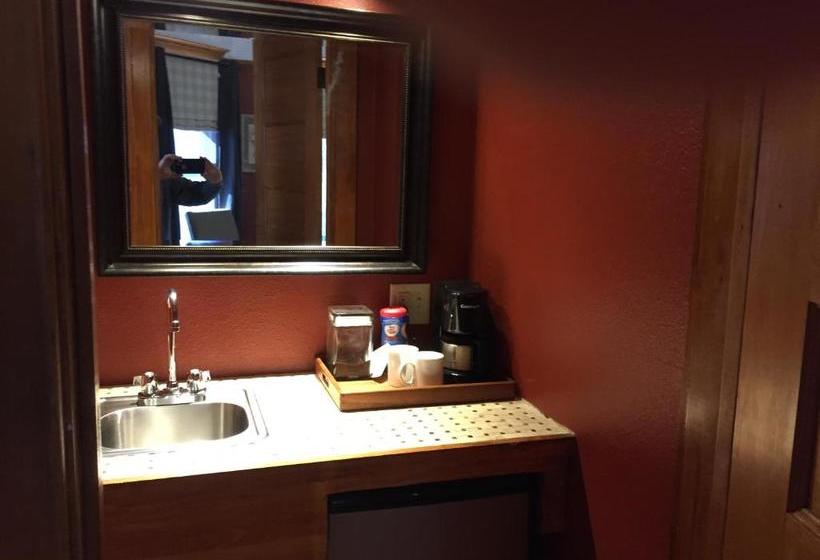 הוסטל Burford House Suites