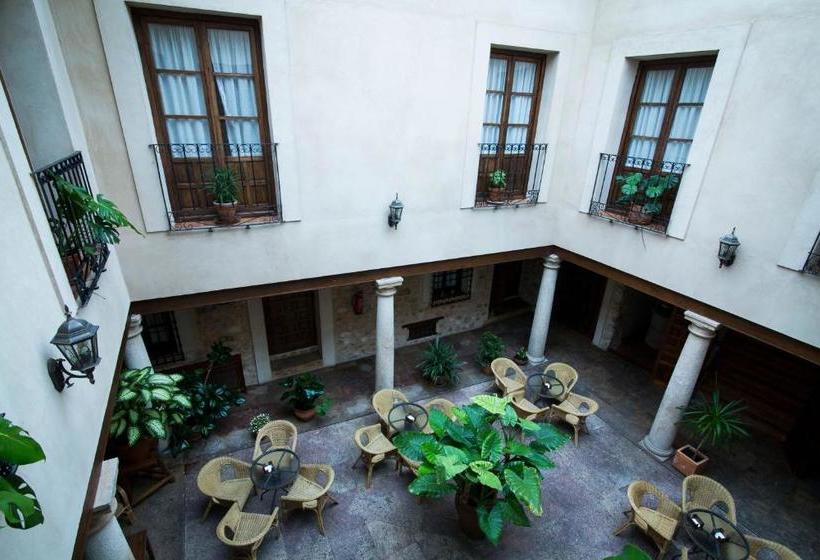 Общежитие Hospedería Real Casona La Beltraneja