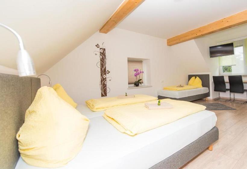 צימר Ferienwohnungen Und Zimmer Yassi