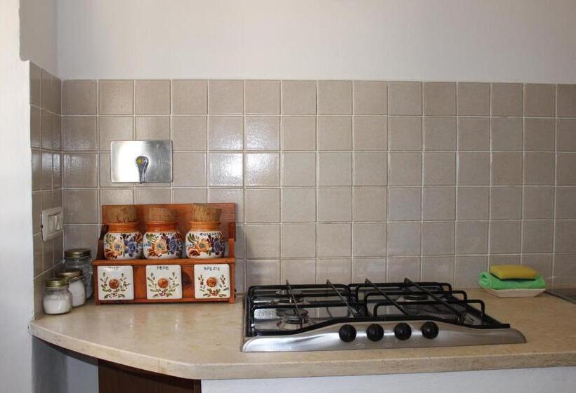 ホテル Agriturismo La Lecciola