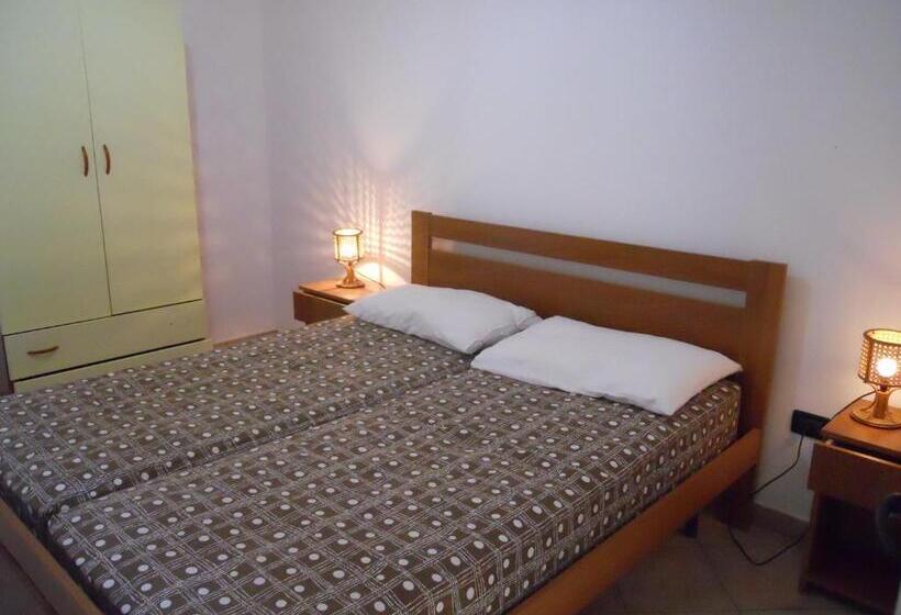 בית מלון כפרי Agriturismo Specchiarussa