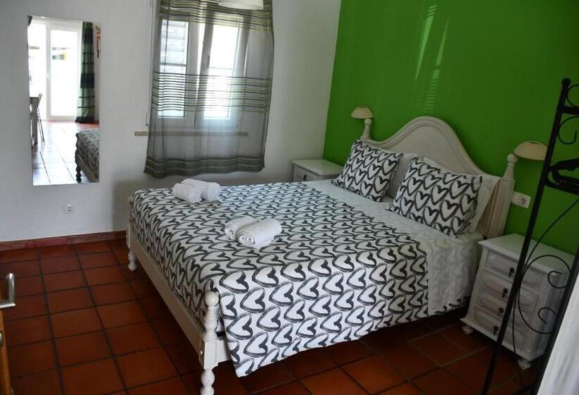 Пансион Alojamentos Vitinho   Vila Nova Milfontes