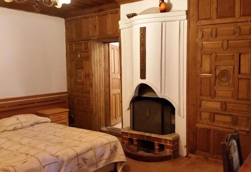 פנסיון Chakarova Guest House