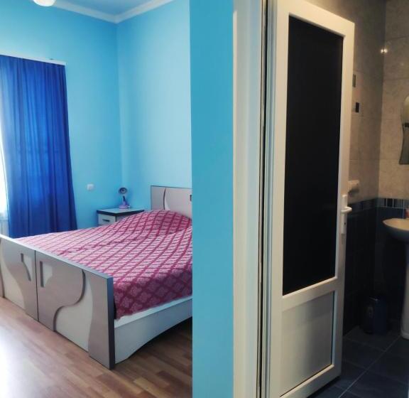 膳宿费 Happy House