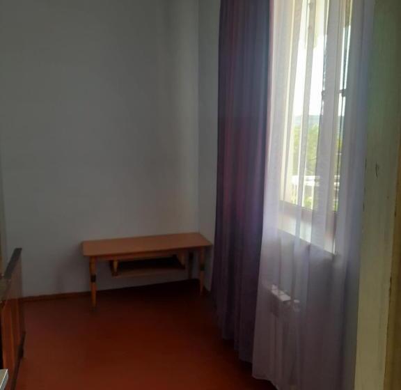 膳宿费 Happy House