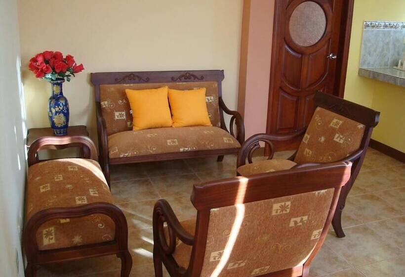 פנסיון Hostal Casa Cascada