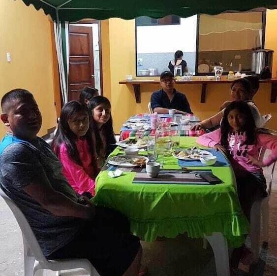 פנסיון Hostal Casa Cascada