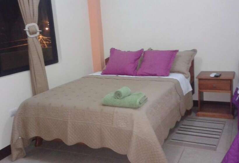 פנסיון Hostal Casa Cascada