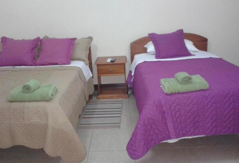 פנסיון Hostal Casa Cascada