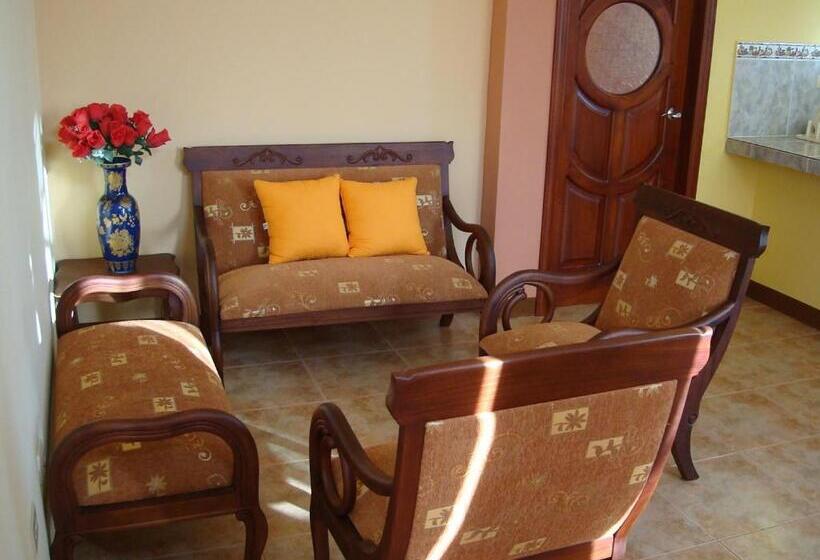 פנסיון Hostal Casa Cascada