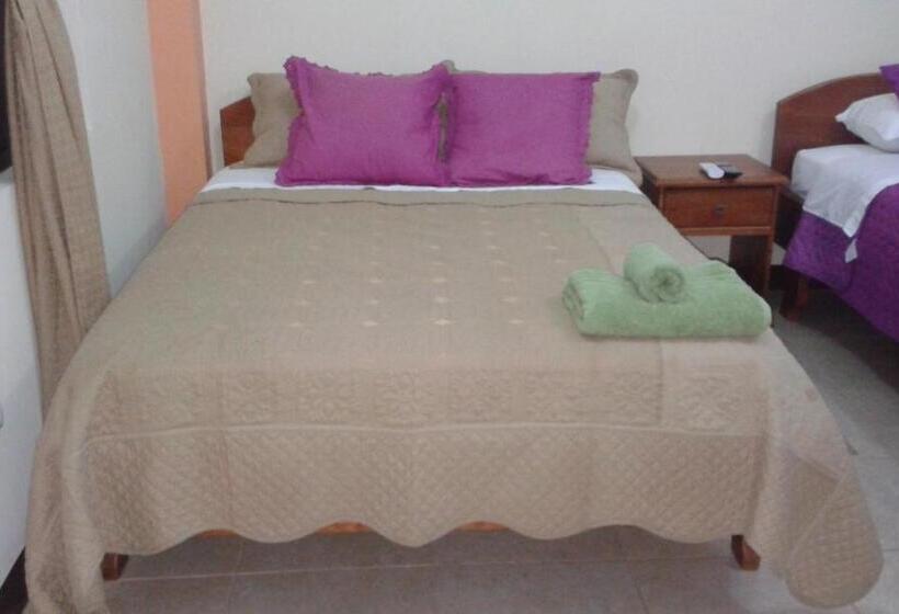 פנסיון Hostal Casa Cascada