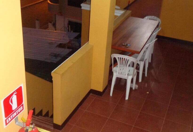 פנסיון Hostal Casa Cascada