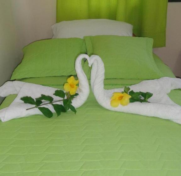 פנסיון Hostal Casa Cascada