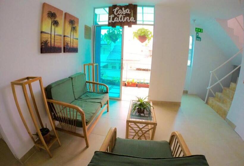 פנסיון Hostal Casa Latina