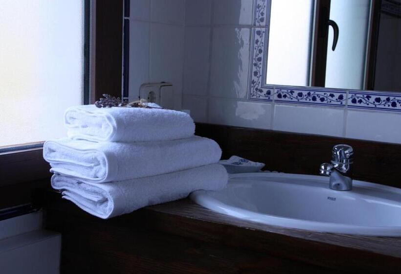 بنسيون La Casa De La Estación