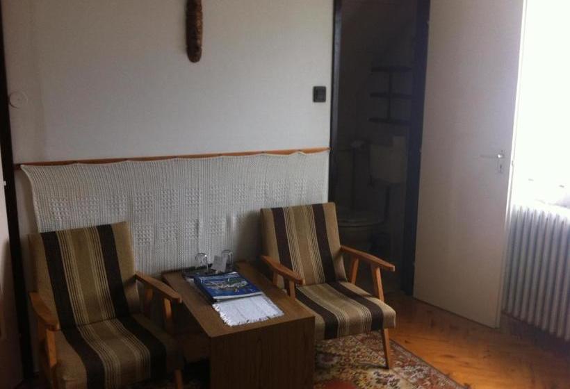 پانسیون Póczáné Vendégszobái