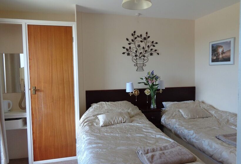 פנסיון Cedars Guesthouse