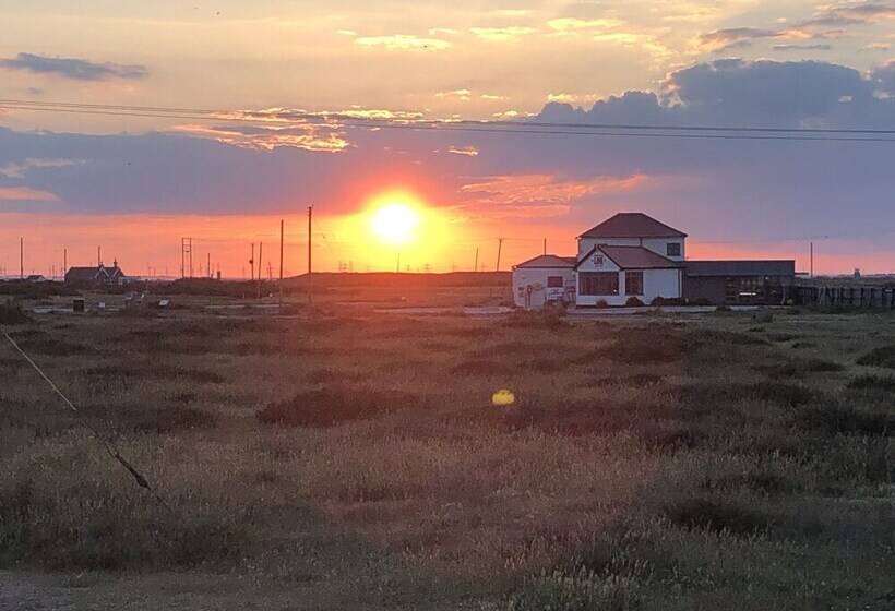 بنسيون Waterside Guesthouse